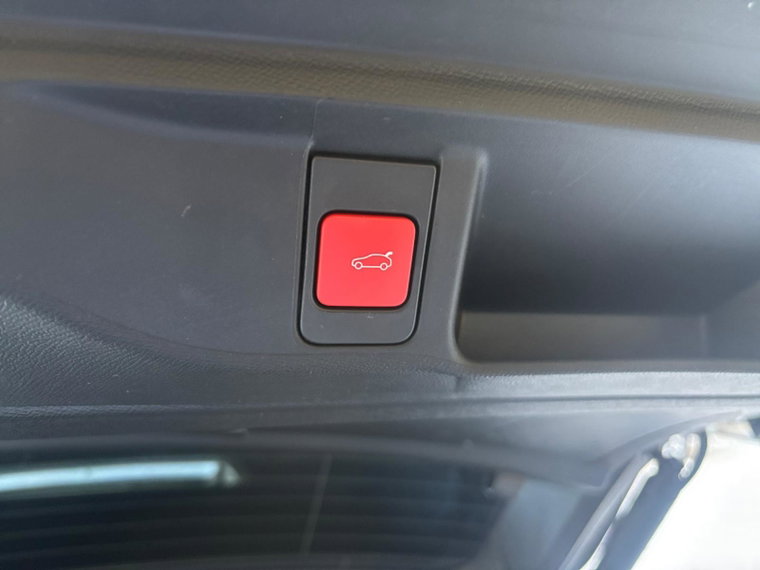 Vehicle Image 28