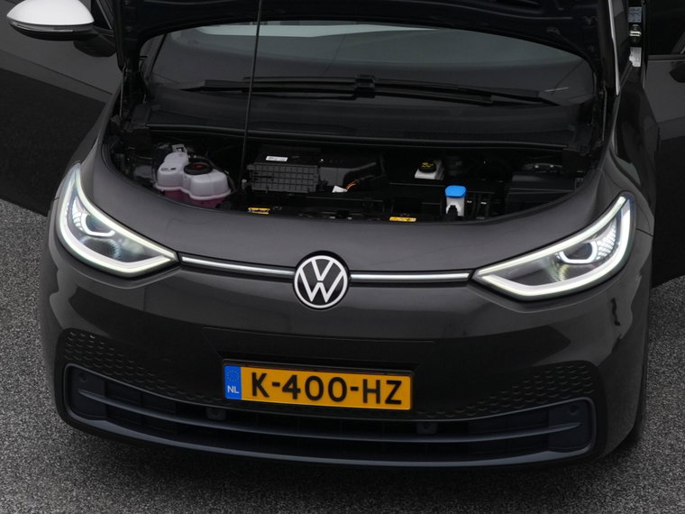 Vehicle Image 32