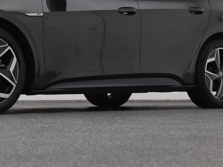 Vehicle Image 38