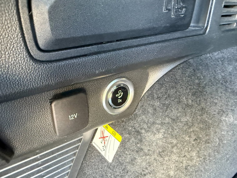 Vehicle Image 29