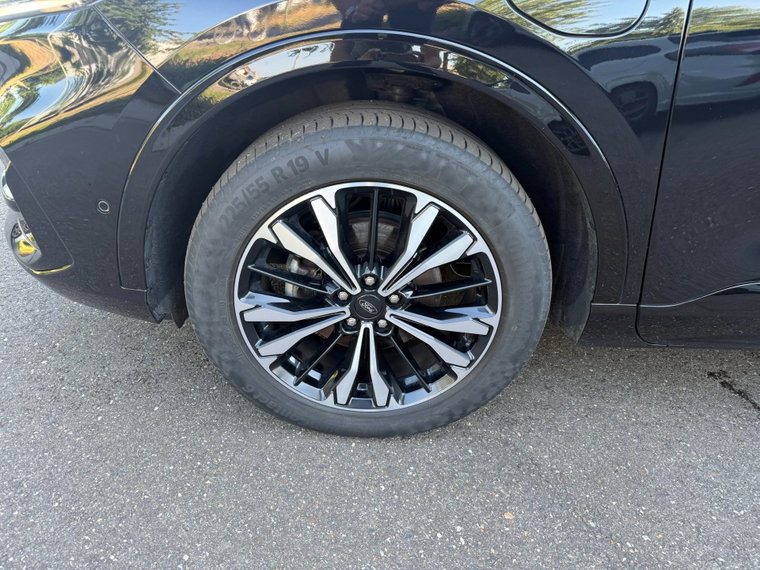 Vehicle Image 36