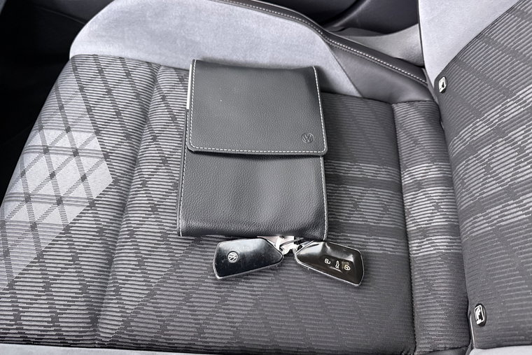 Vehicle Image 30
