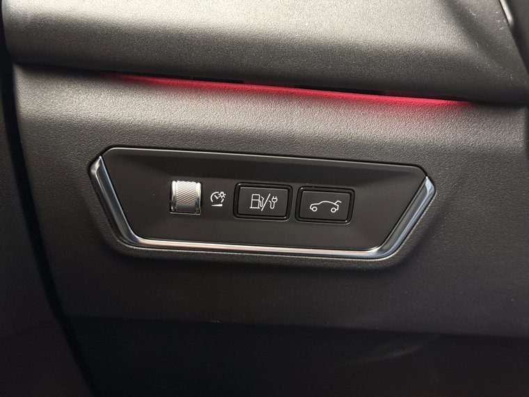 Vehicle Image 43