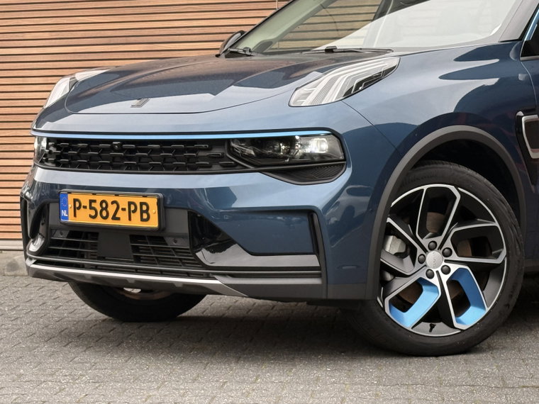 Vehicle Image 11