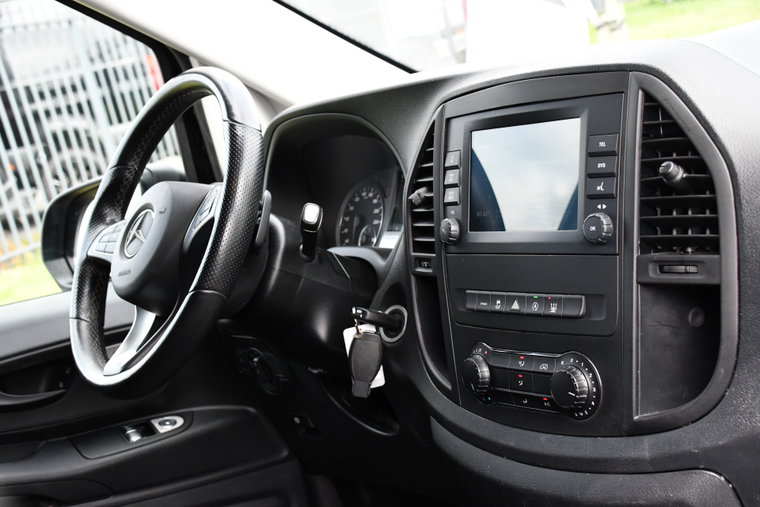 Vehicle Image 13