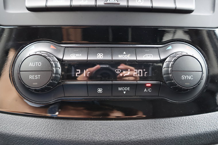 Vehicle Image 26