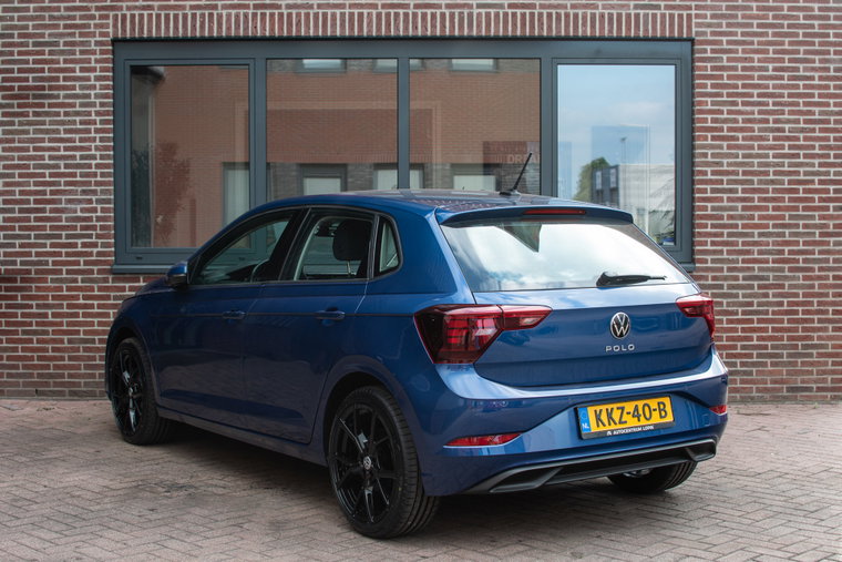 Vehicle Image 8