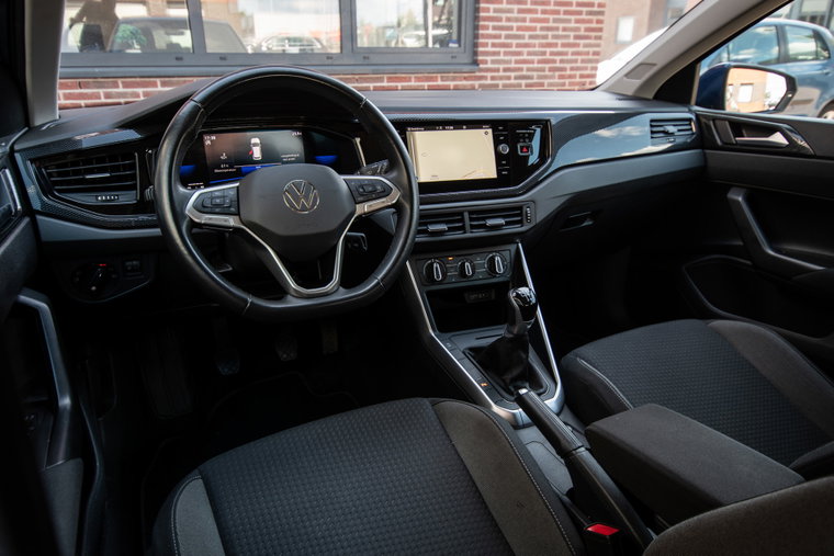 Vehicle Image 10