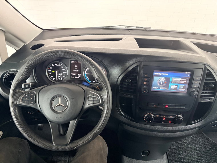 Vehicle Image 26