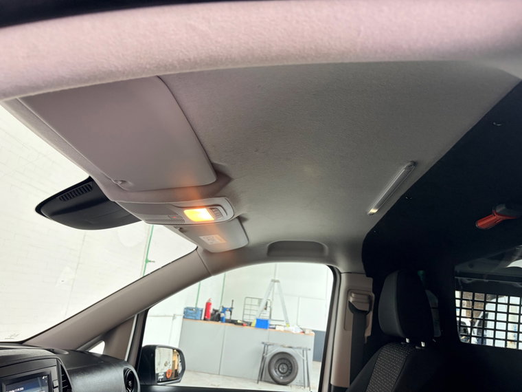 Vehicle Image 32