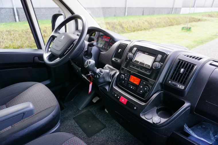Vehicle Image 34