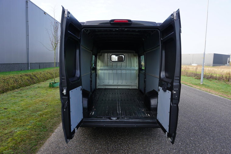 Vehicle Image 39