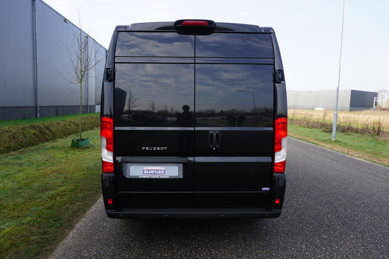 Vehicle Image 43