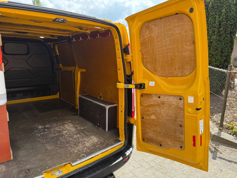 Vehicle Image 19