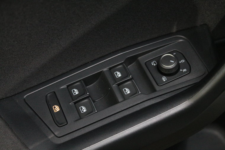 Vehicle Image 24