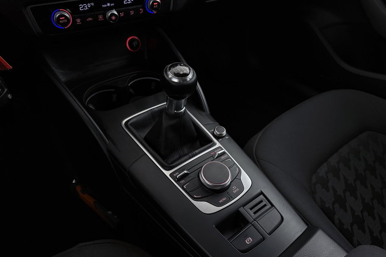 Vehicle Image 24