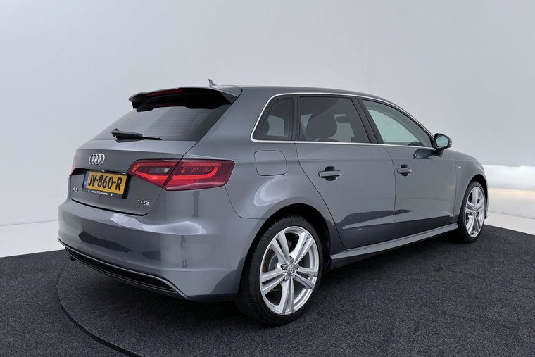 Vehicle Image 40