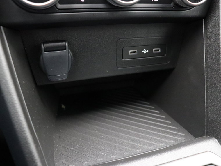 Vehicle Image 28