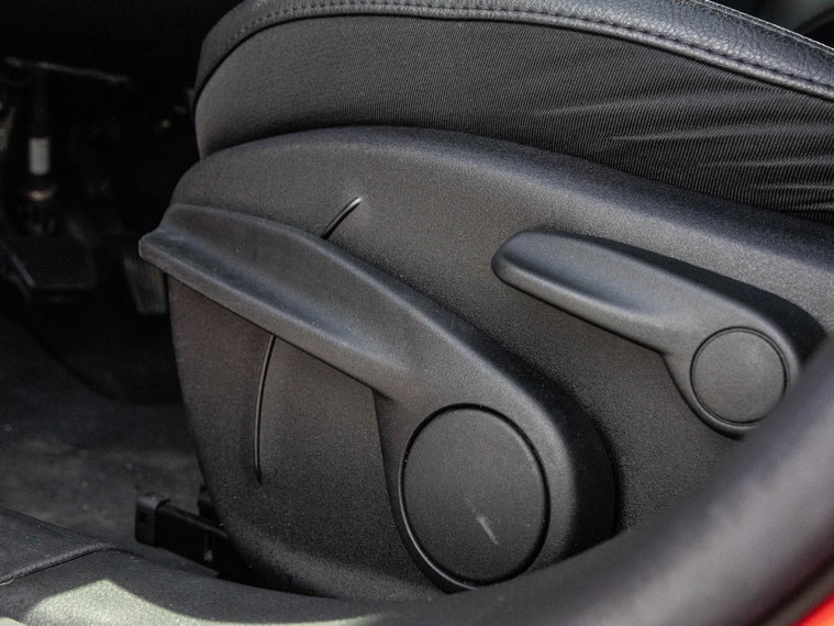 Vehicle Image 27