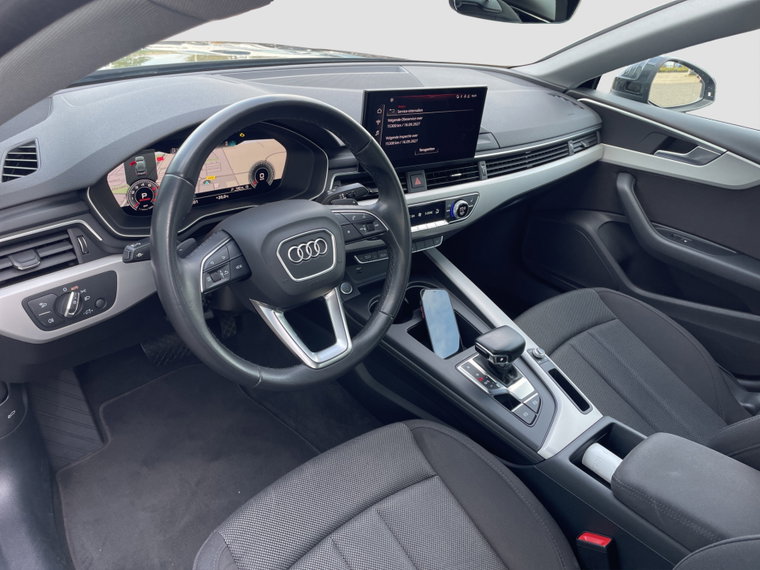 Vehicle Image 12