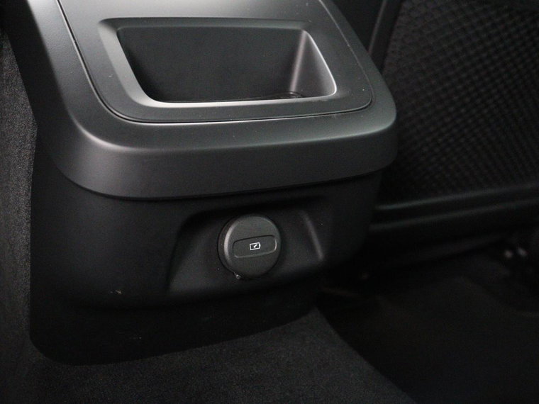 Vehicle Image 40