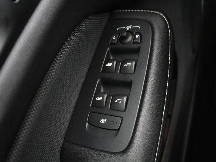 Vehicle Image 42