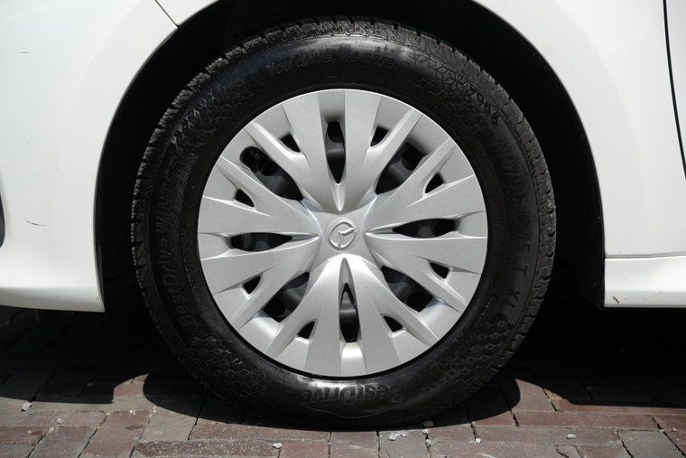 Vehicle Image 13