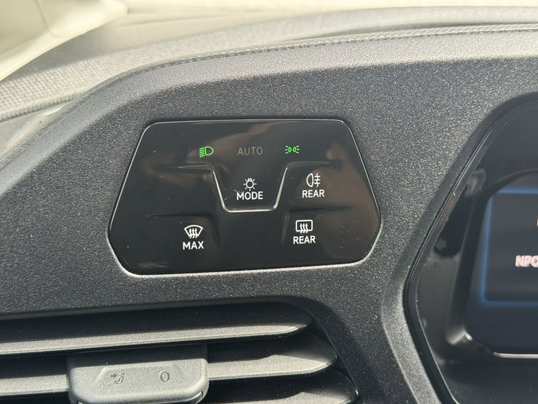 Vehicle Image 27