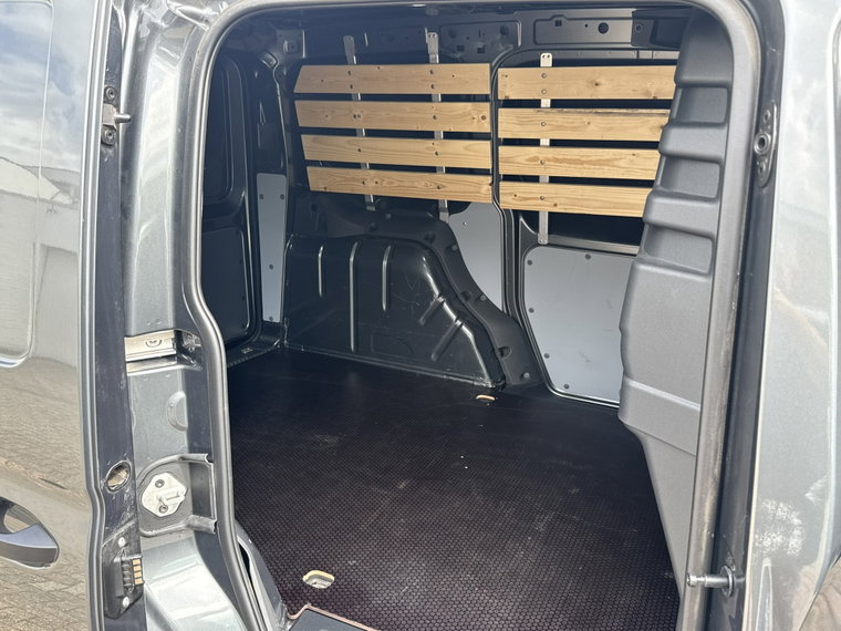 Vehicle Image 37