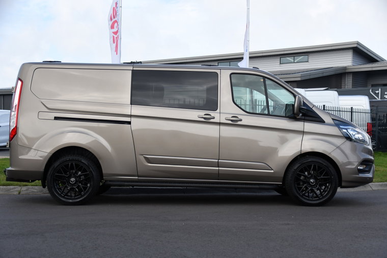 Vehicle Image 9