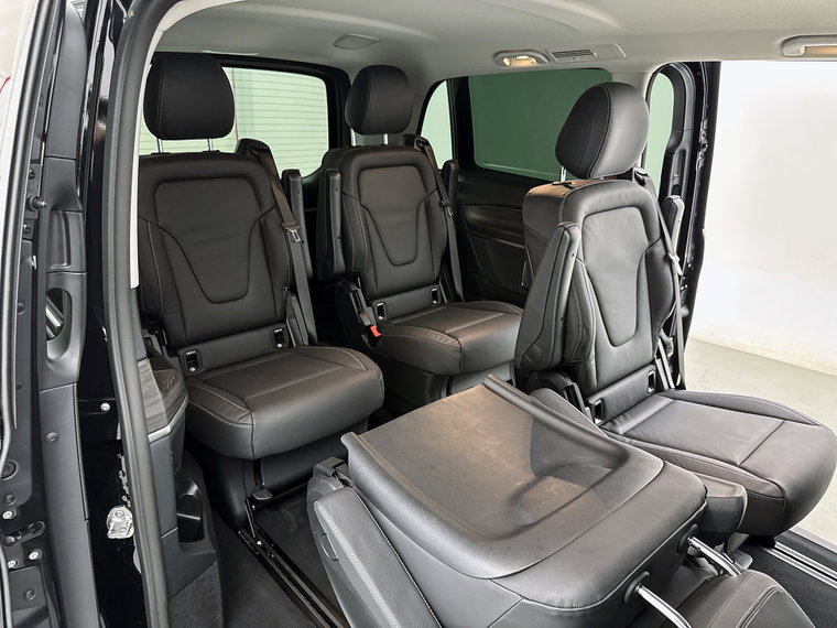Vehicle Image 38