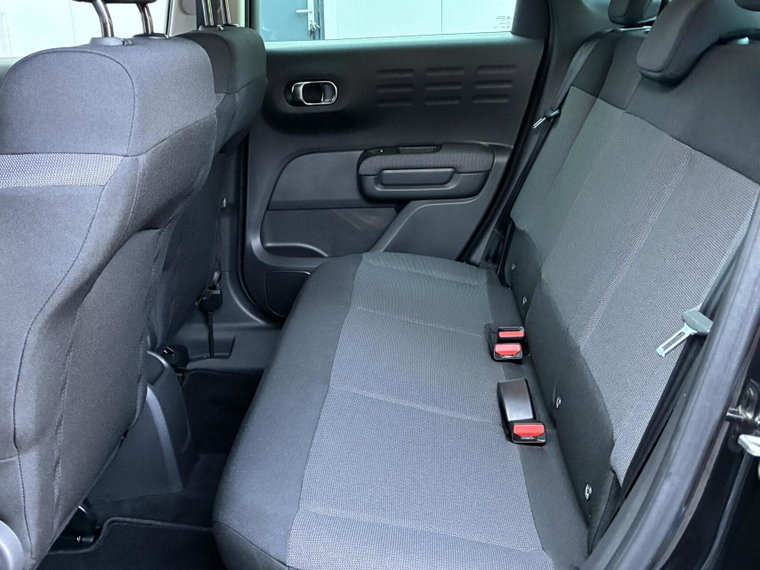 Vehicle Image 23