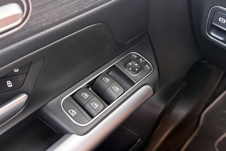 Vehicle Image 22