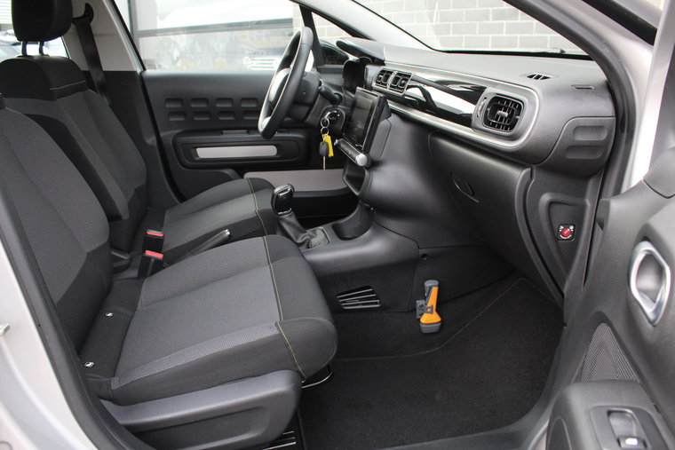 Vehicle Image 9