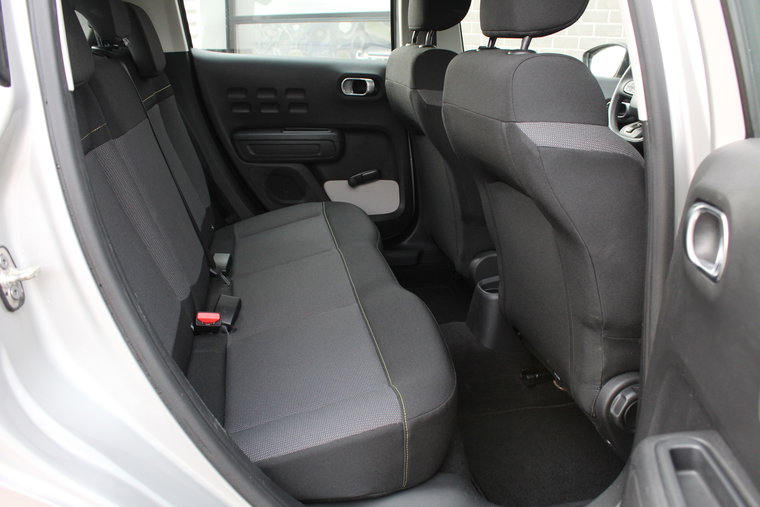 Vehicle Image 11