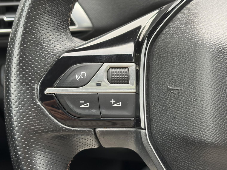 Vehicle Image 33