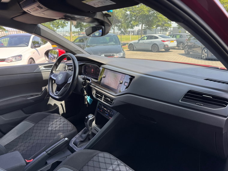 Vehicle Image 28