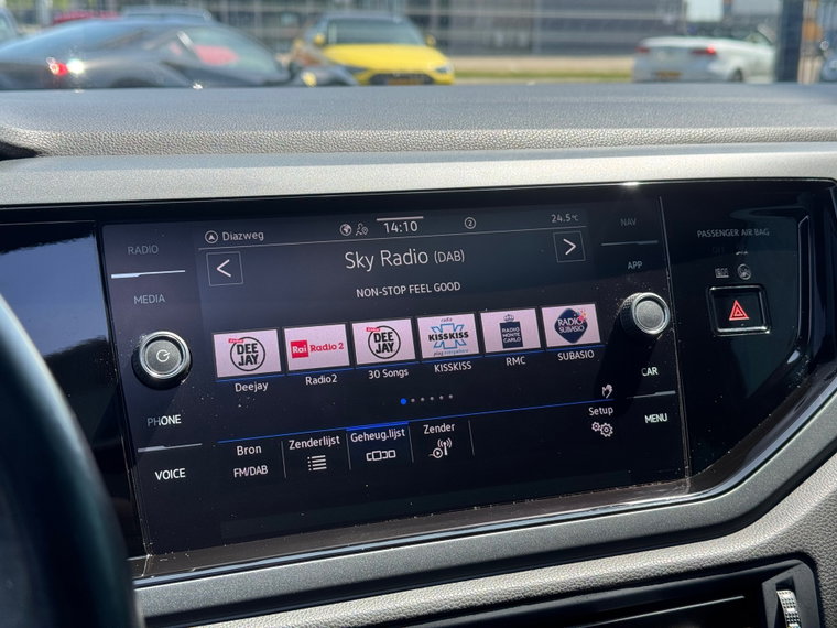 Vehicle Image 30