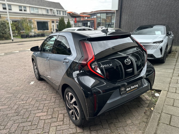 Vehicle Image 27