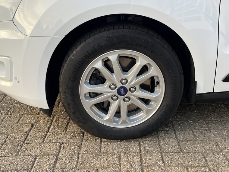 Vehicle Image 23