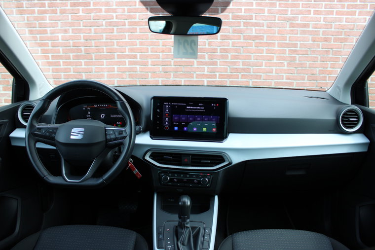 Vehicle Image 12