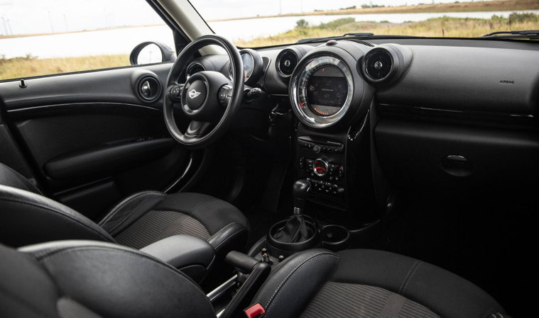 Vehicle Image 35
