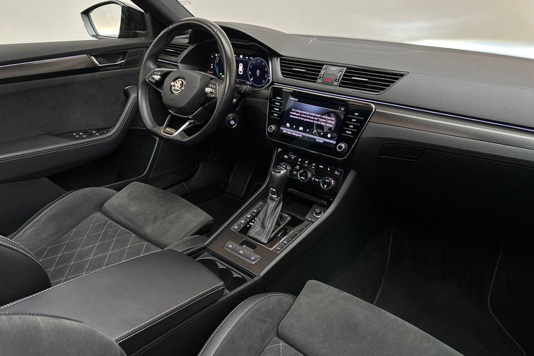 Vehicle Image 16