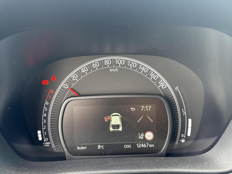 Vehicle Image 11