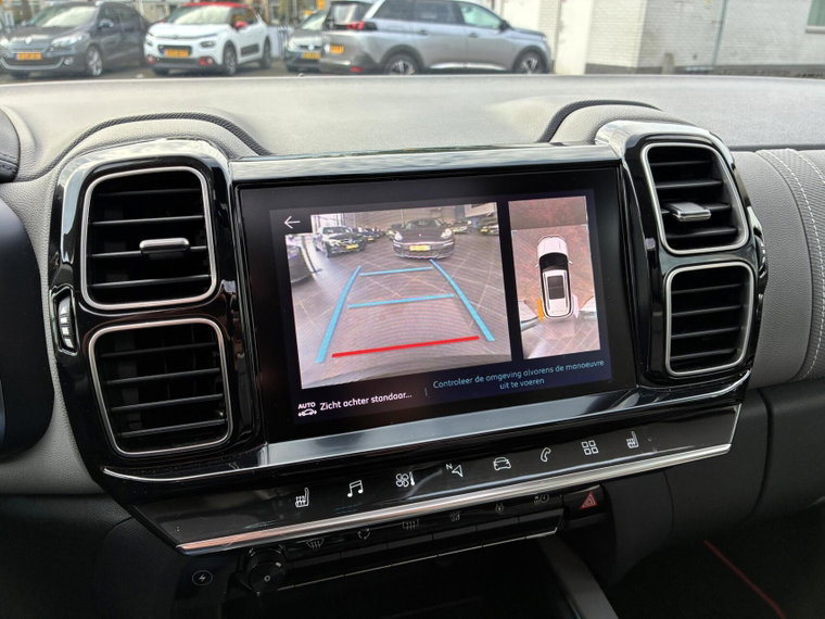 Vehicle Image 19