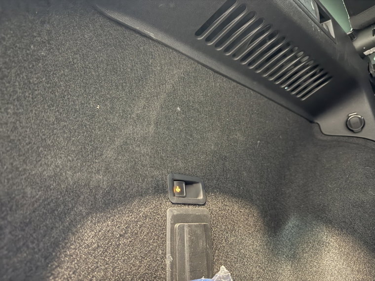 Vehicle Image 37