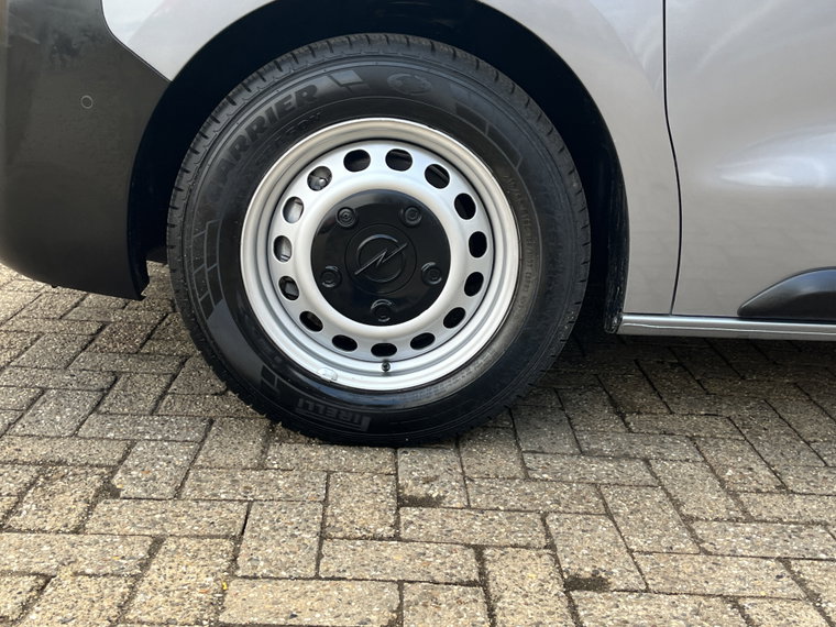 Vehicle Image 22