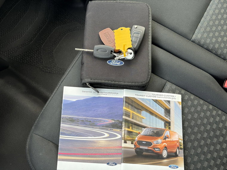 Vehicle Image 19