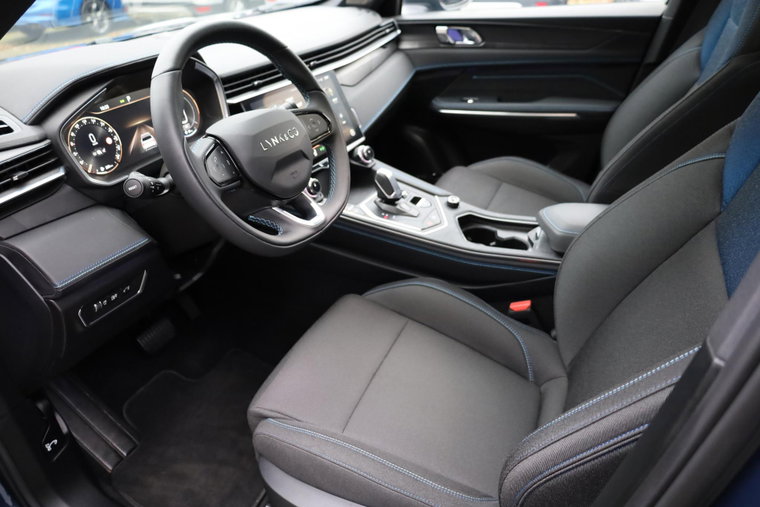 Vehicle Image 8