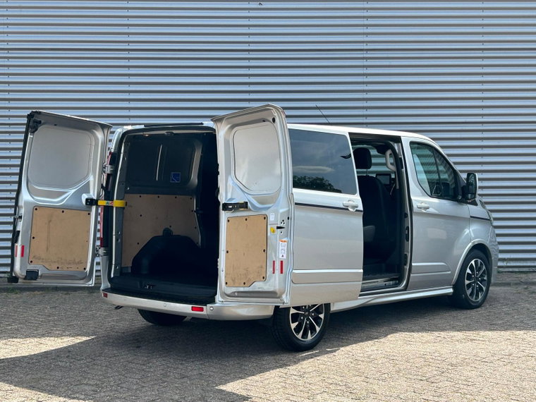 Vehicle Image 6